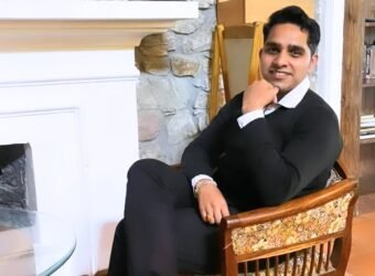 Kamal Bhatt with digital marketing expert in Dehradun India