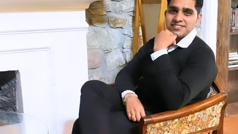 Kamal Bhatt with digital marketing expert in Dehradun India